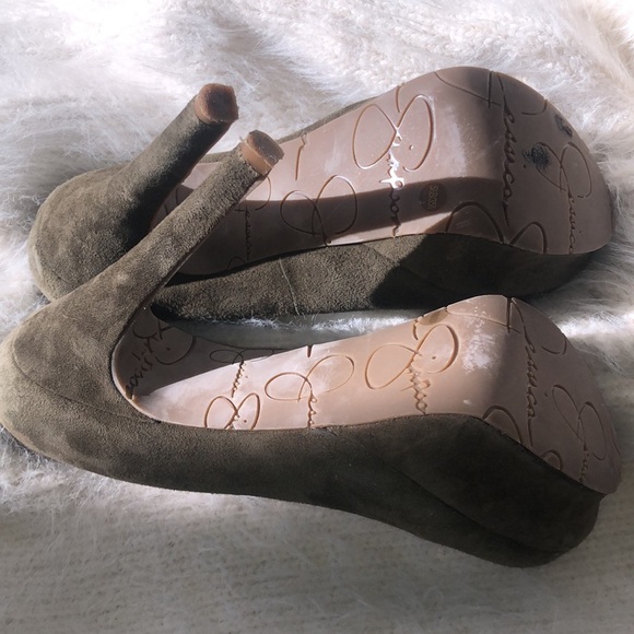 Jessica Simpson Sued Heels - Picture 3 of 4